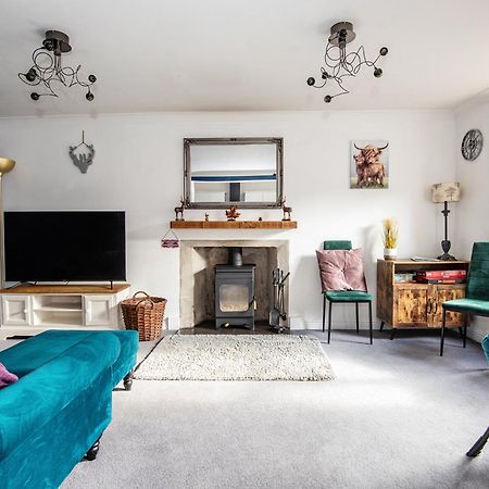 Charming 2 Bedroom Flat In The Heart Of Kirriemuir Exterior foto