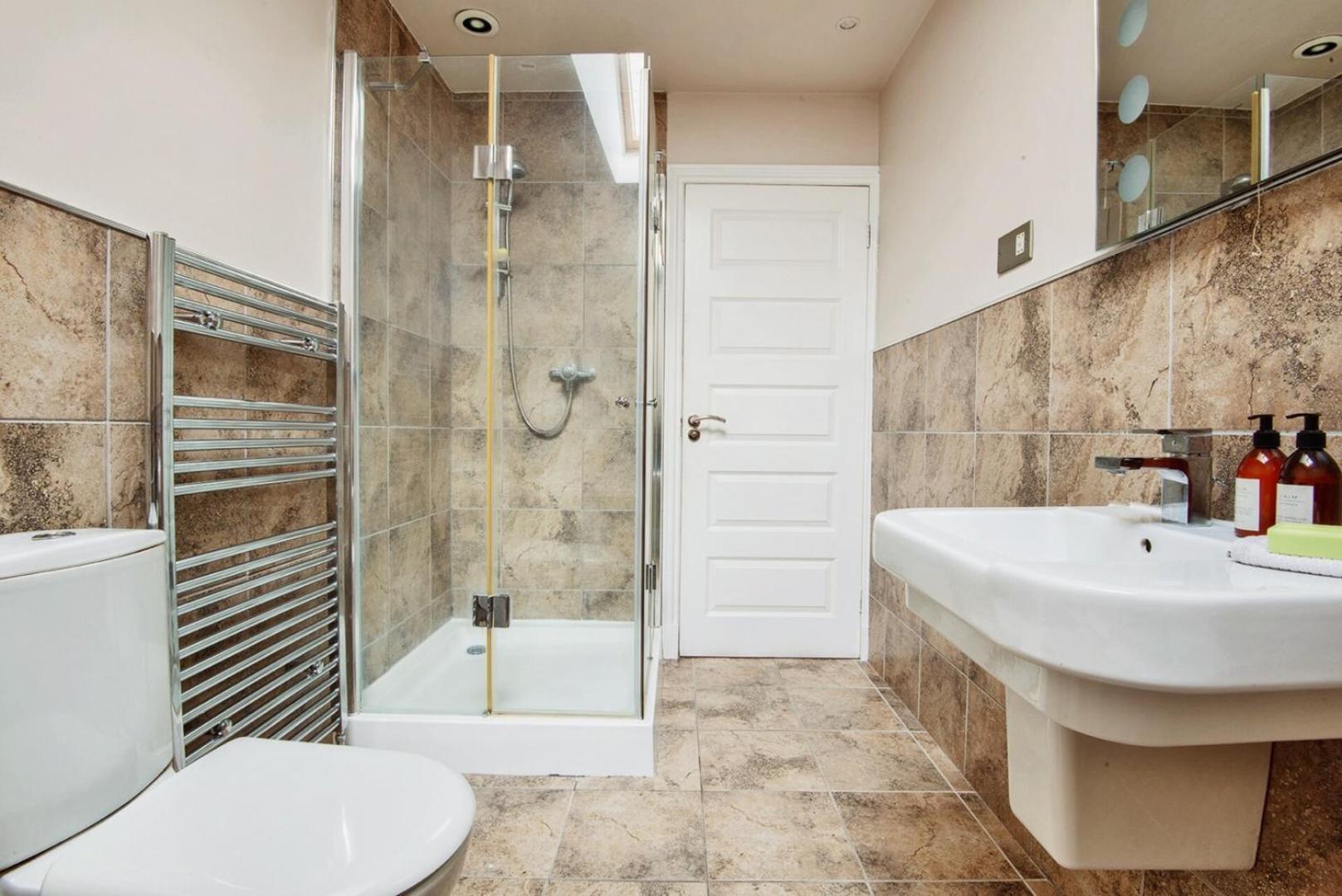 Charming 2 Bedroom Flat In The Heart Of Kirriemuir Exterior foto